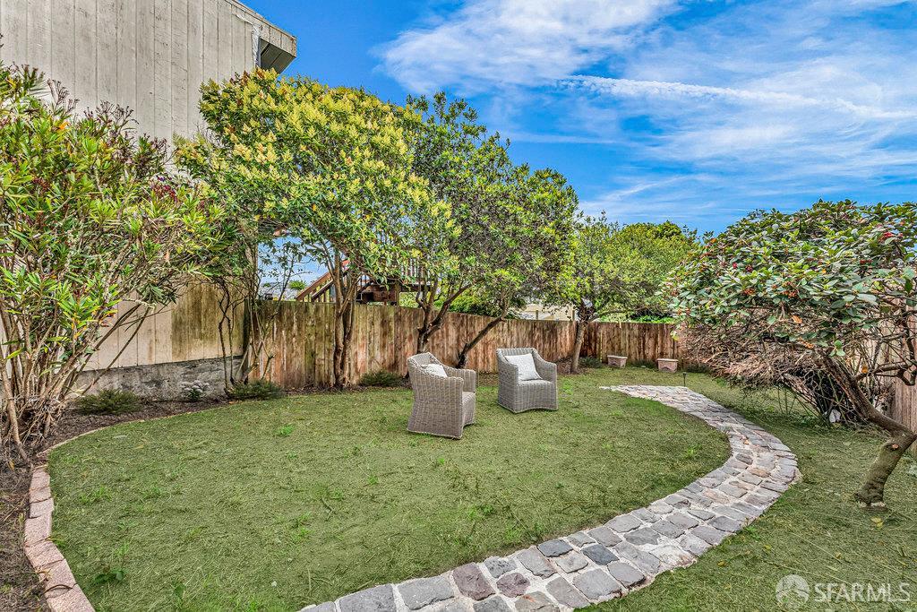 San Francisco, California 94112, United States, 3 Bedrooms Bedrooms, ,2 BathroomsBathrooms,Residential,Active,212328