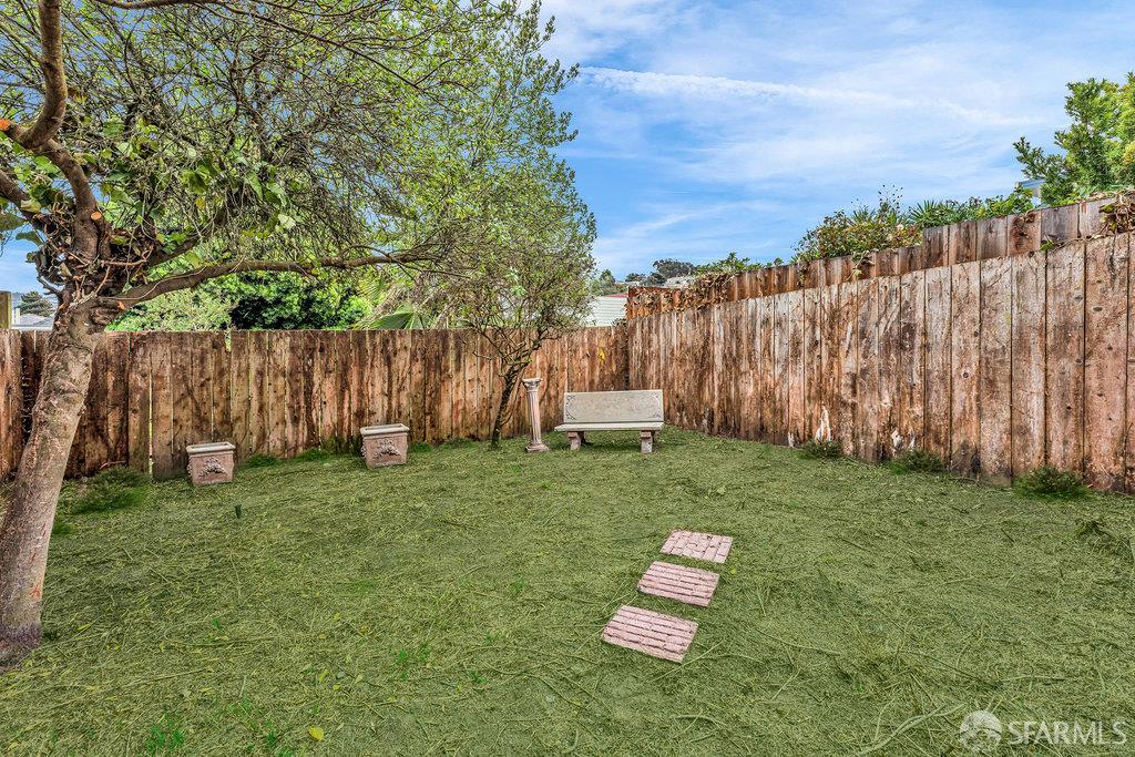 San Francisco, California 94112, United States, 3 Bedrooms Bedrooms, ,2 BathroomsBathrooms,Residential,Active,212328