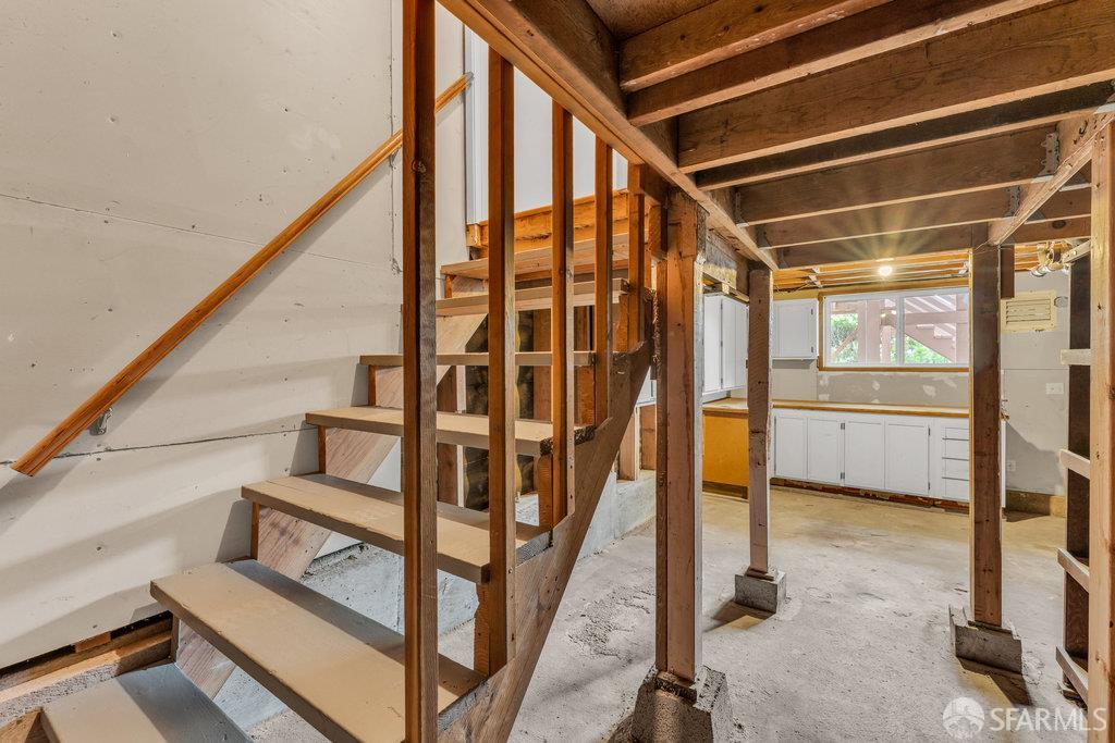 San Francisco, California 94112, United States, 3 Bedrooms Bedrooms, ,2 BathroomsBathrooms,Residential,Active,212328