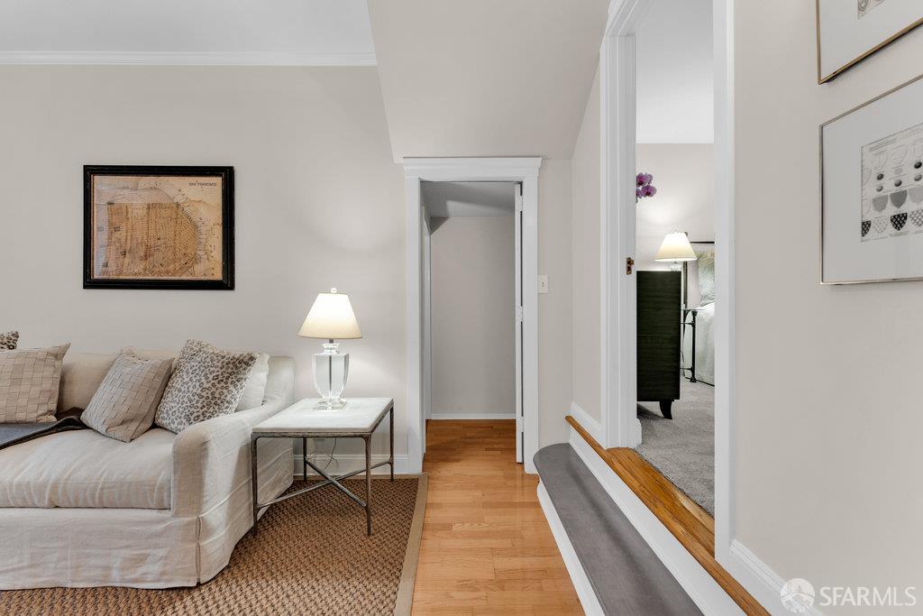 San Francisco, California 94112, United States, 3 Bedrooms Bedrooms, ,2 BathroomsBathrooms,Residential,Active,212328