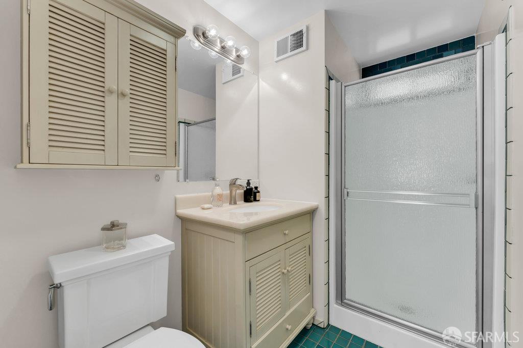 San Francisco, California 94112, United States, 3 Bedrooms Bedrooms, ,2 BathroomsBathrooms,Residential,Active,212328