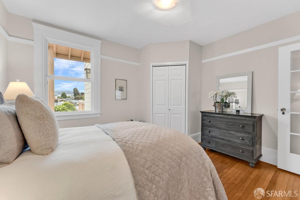 San Francisco, California 94112, United States, 3 Bedrooms Bedrooms, ,2 BathroomsBathrooms,Residential,Active,212328