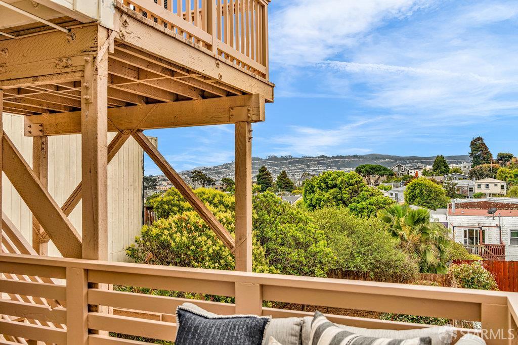 San Francisco, California 94112, United States, 3 Bedrooms Bedrooms, ,2 BathroomsBathrooms,Residential,Active,212328