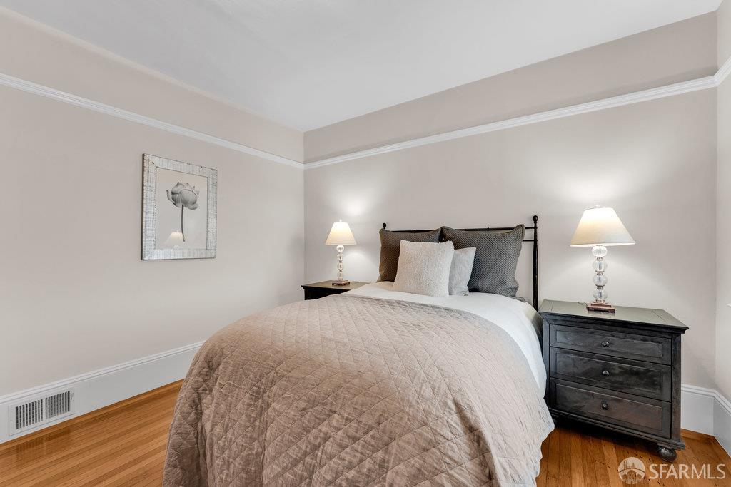 San Francisco, California 94112, United States, 3 Bedrooms Bedrooms, ,2 BathroomsBathrooms,Residential,Active,212328