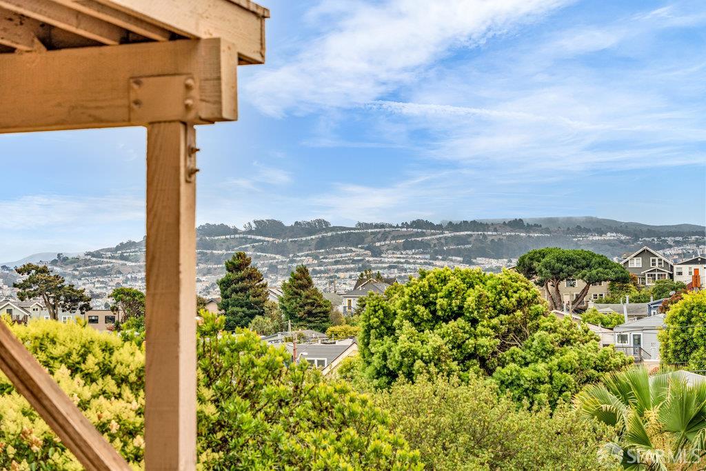 San Francisco, California 94112, United States, 3 Bedrooms Bedrooms, ,2 BathroomsBathrooms,Residential,Active,212328