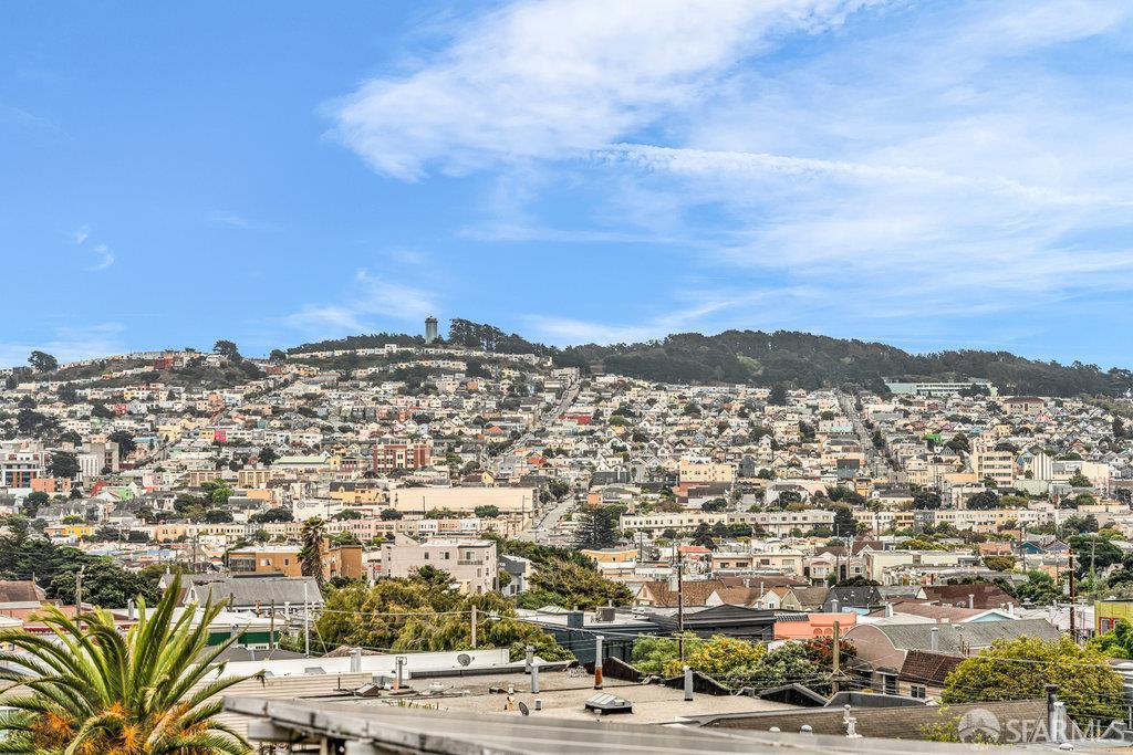 San Francisco, California 94112, United States, 3 Bedrooms Bedrooms, ,2 BathroomsBathrooms,Residential,Active,212328