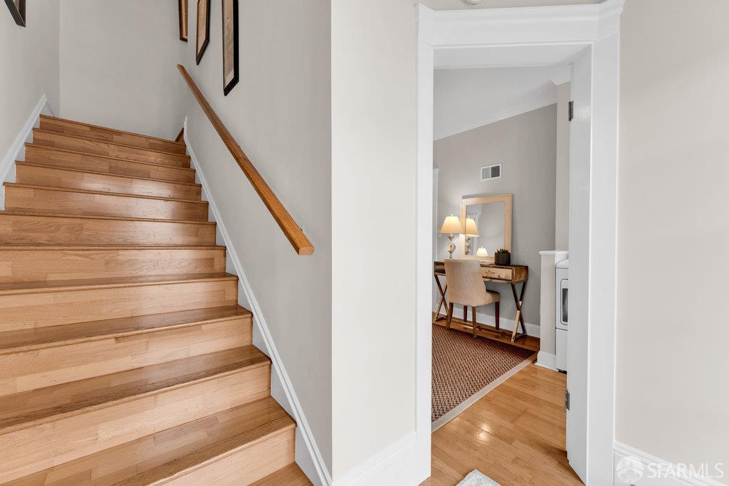 San Francisco, California 94112, United States, 3 Bedrooms Bedrooms, ,2 BathroomsBathrooms,Residential,Active,212328