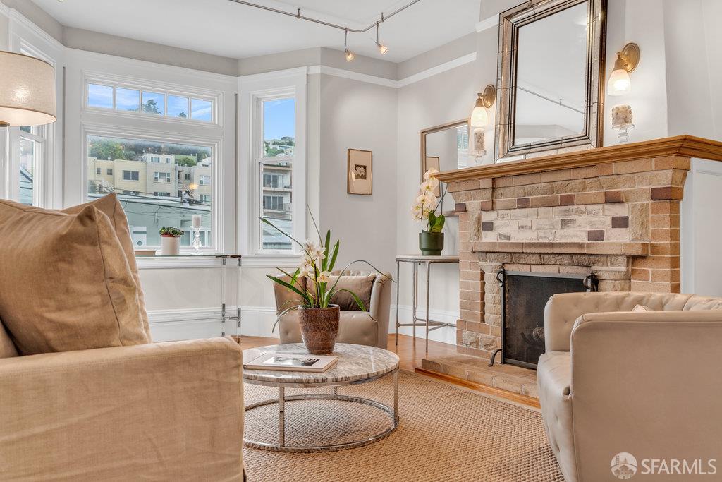 San Francisco, California 94112, United States, 3 Bedrooms Bedrooms, ,2 BathroomsBathrooms,Residential,Active,212328