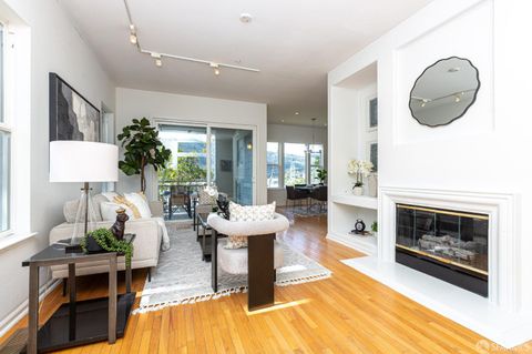 Property photo of 141 kestrel court, brisbane, CA 94005