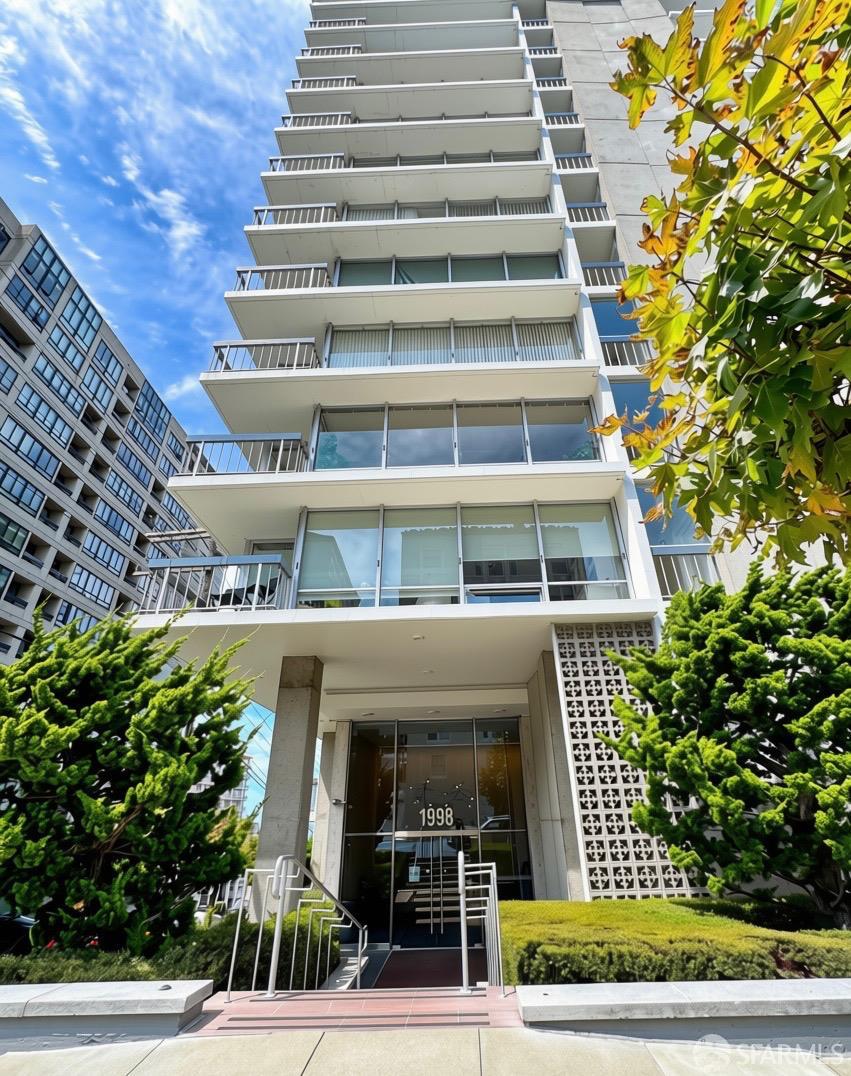 1998 Broadway Street 805