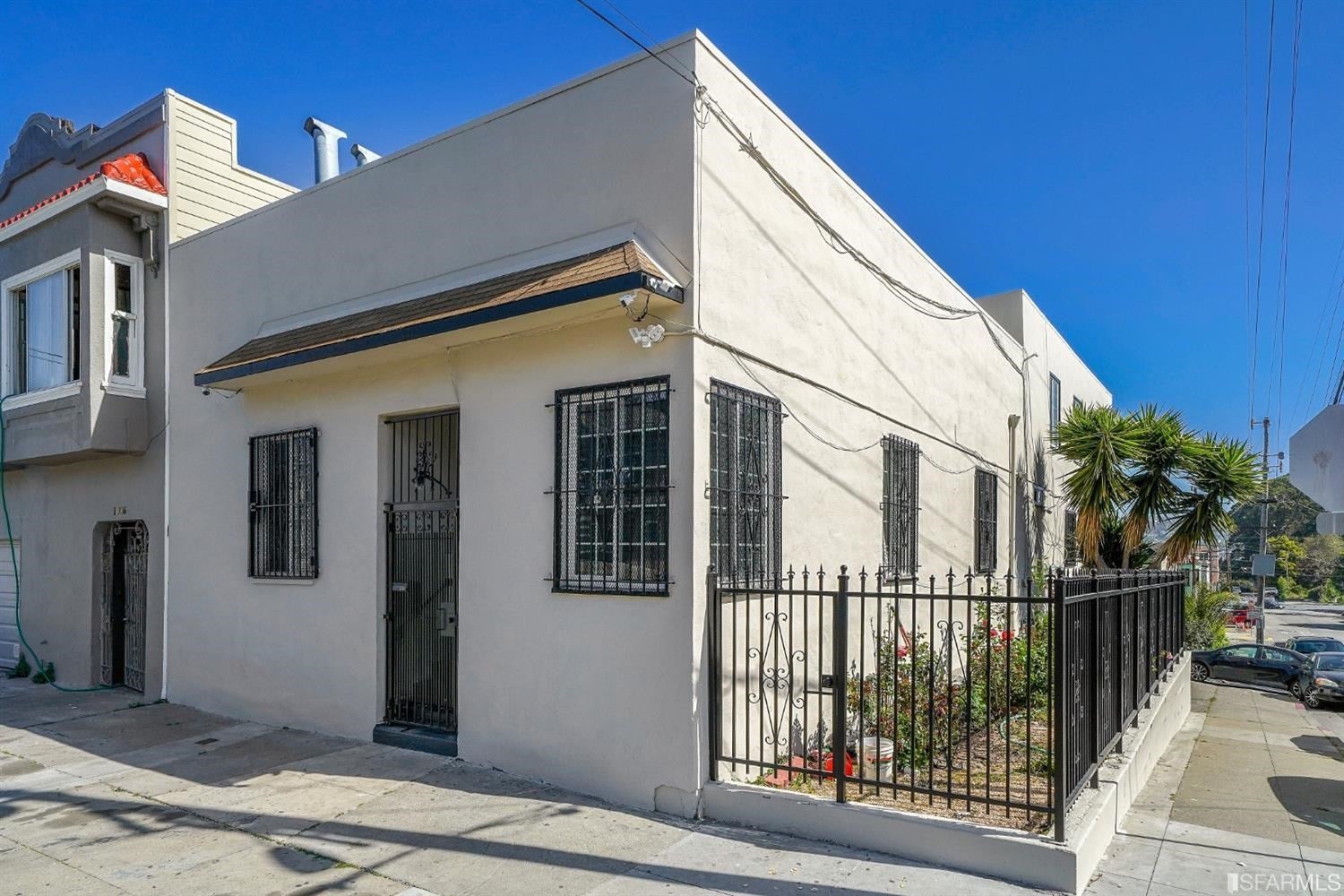 1000 Hollister Avenue