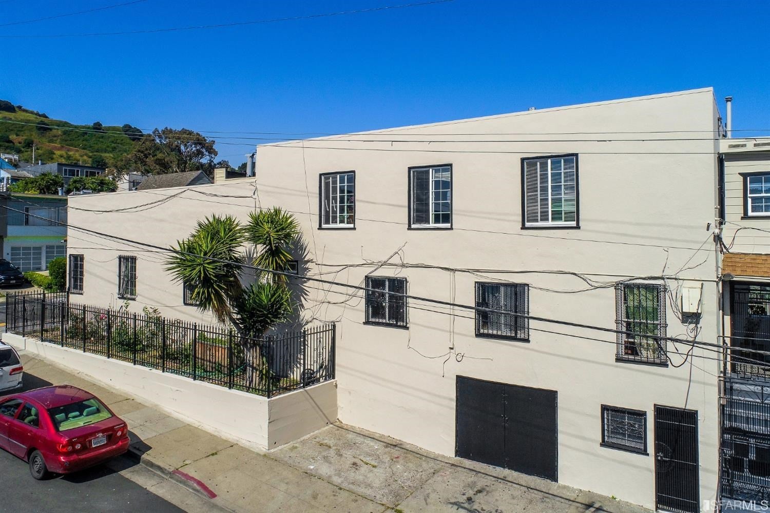 1000 Hollister Avenue