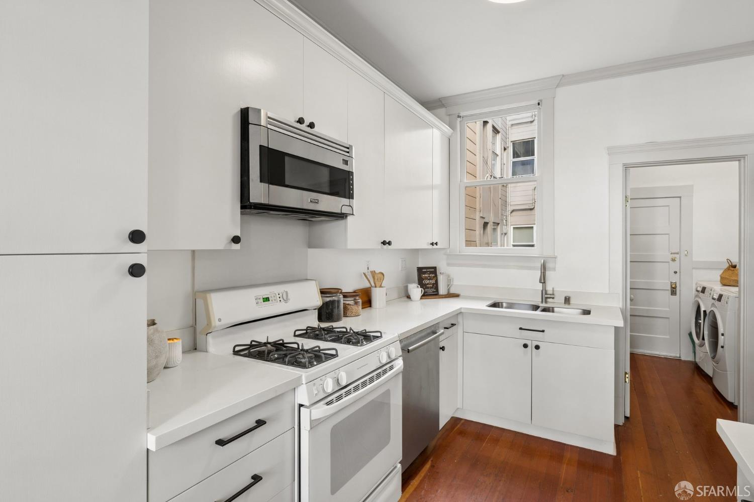 1405 Greenwich Street 1