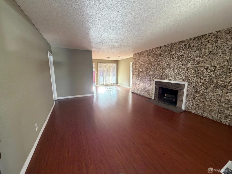17657 Via Valencia Corner