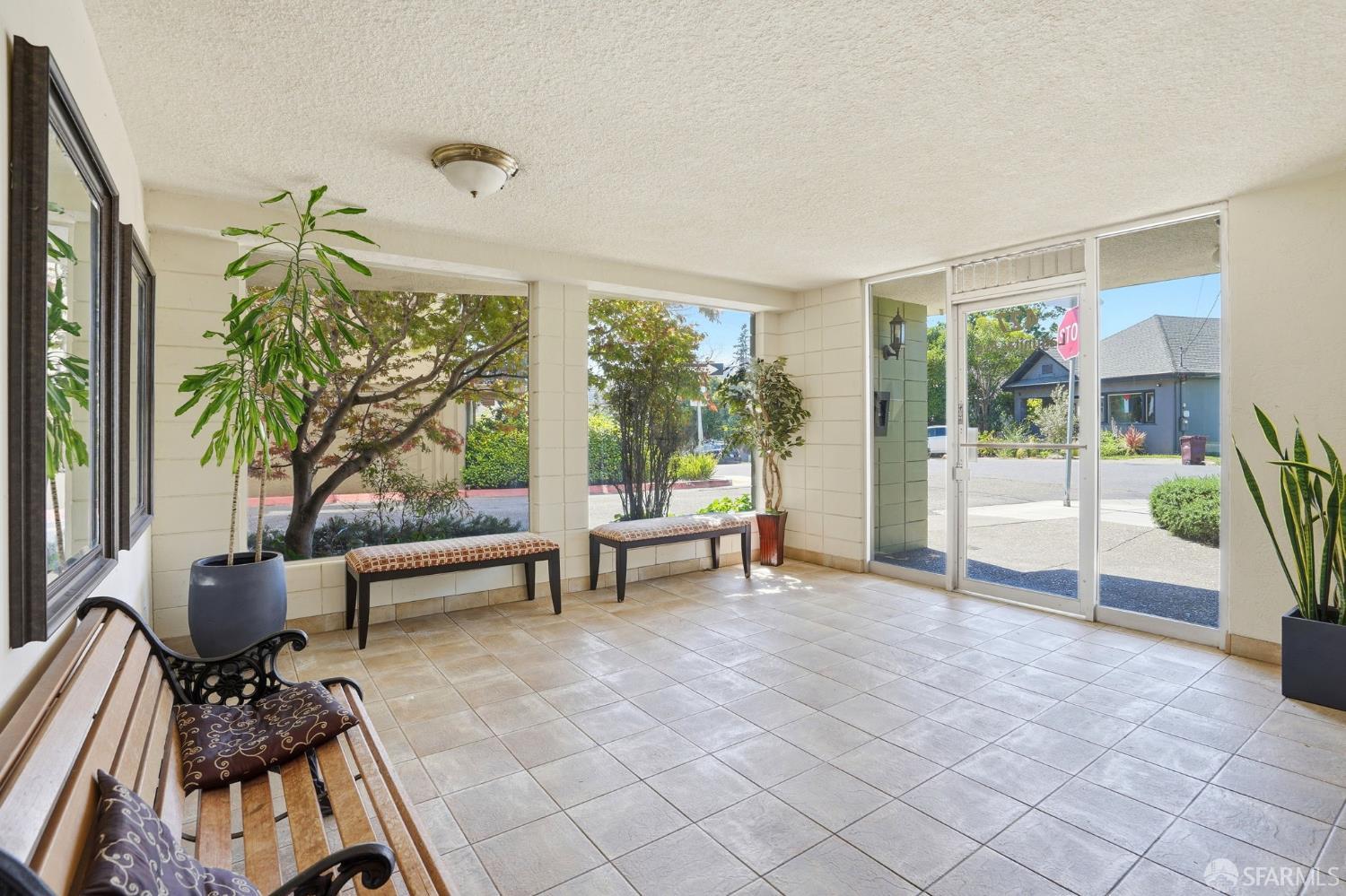 427 Lagunitas Avenue 305