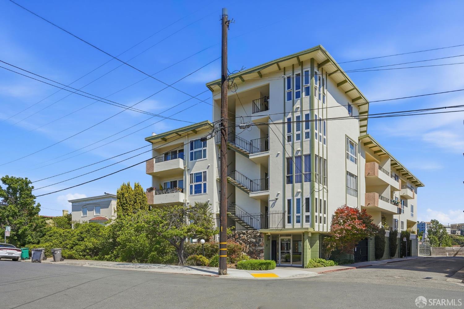 427 Lagunitas Avenue 305