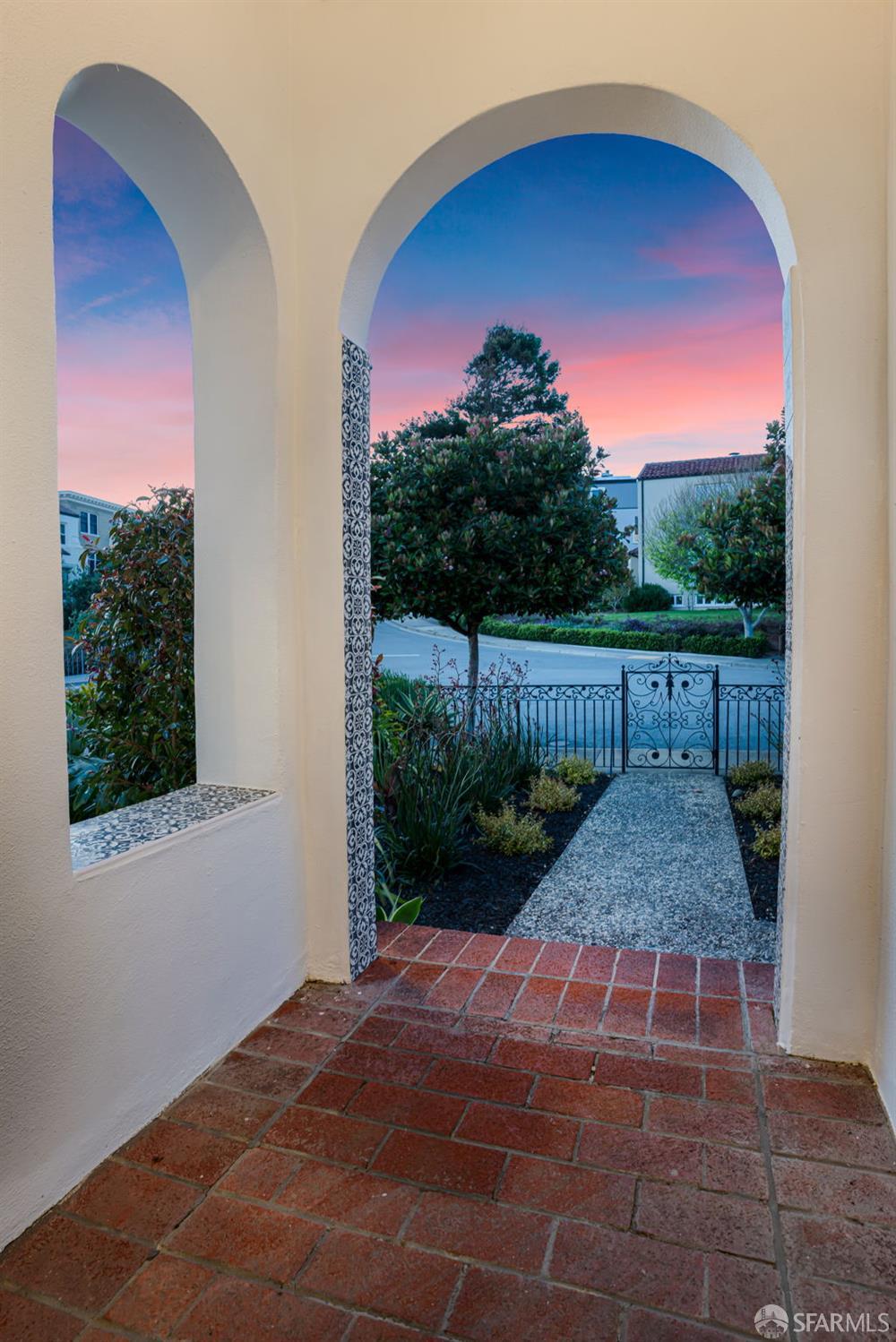 San Francisco, California 94127, United States, 4 Bedrooms Bedrooms, ,3 BathroomsBathrooms,Residential,Pending,135595