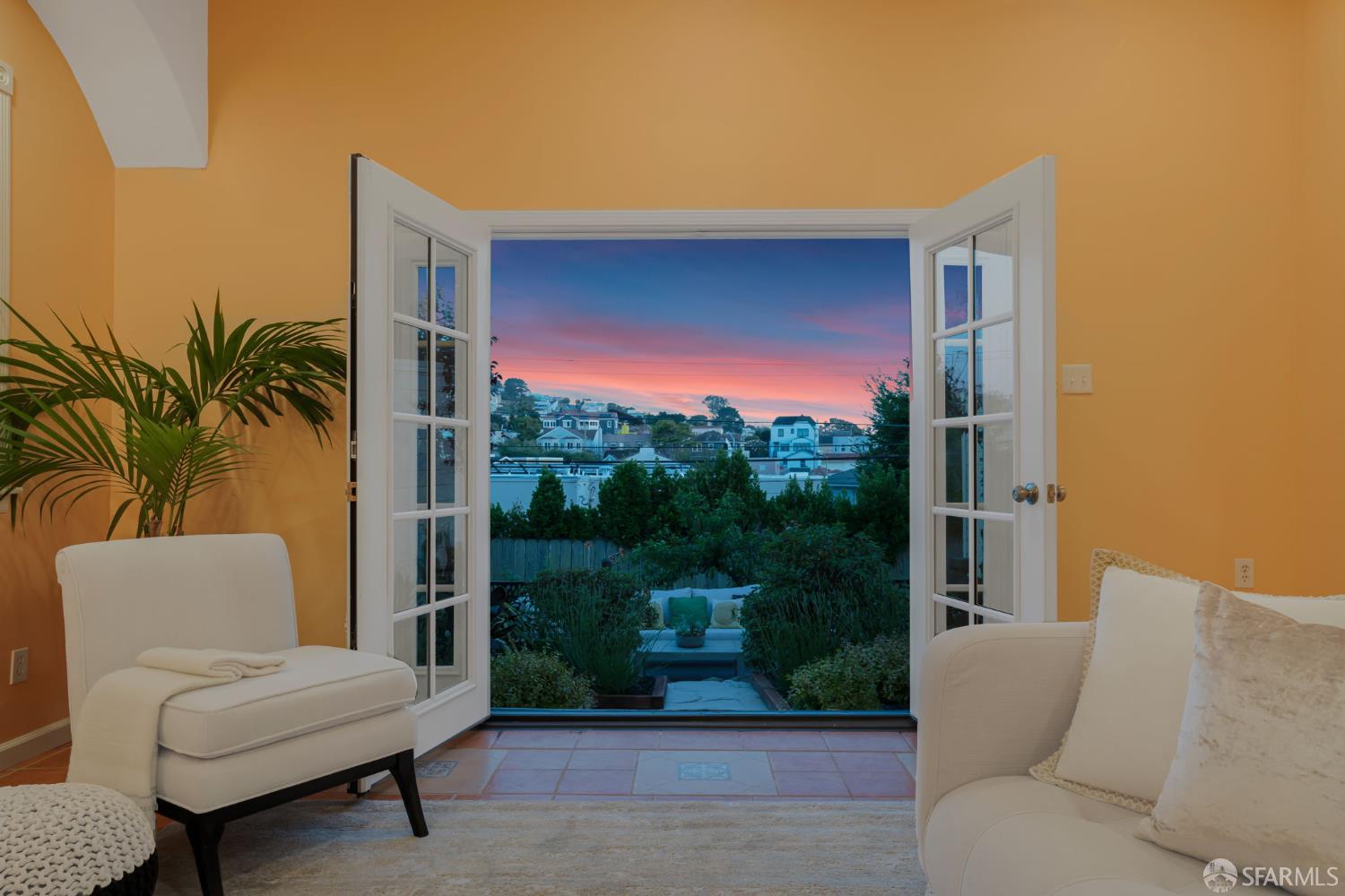 San Francisco, California 94127, United States, 4 Bedrooms Bedrooms, ,3 BathroomsBathrooms,Residential,Pending,135595