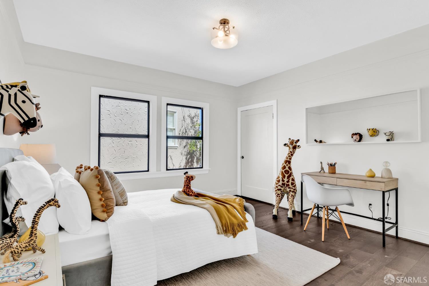 San Francisco, California 94127, United States, 4 Bedrooms Bedrooms, ,3 BathroomsBathrooms,Residential,Pending,135595