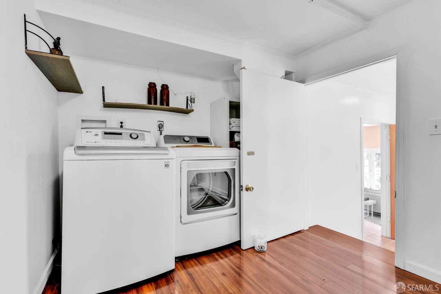 San Francisco, California 94127, United States, 4 Bedrooms Bedrooms, ,3 BathroomsBathrooms,Residential,Pending,135595