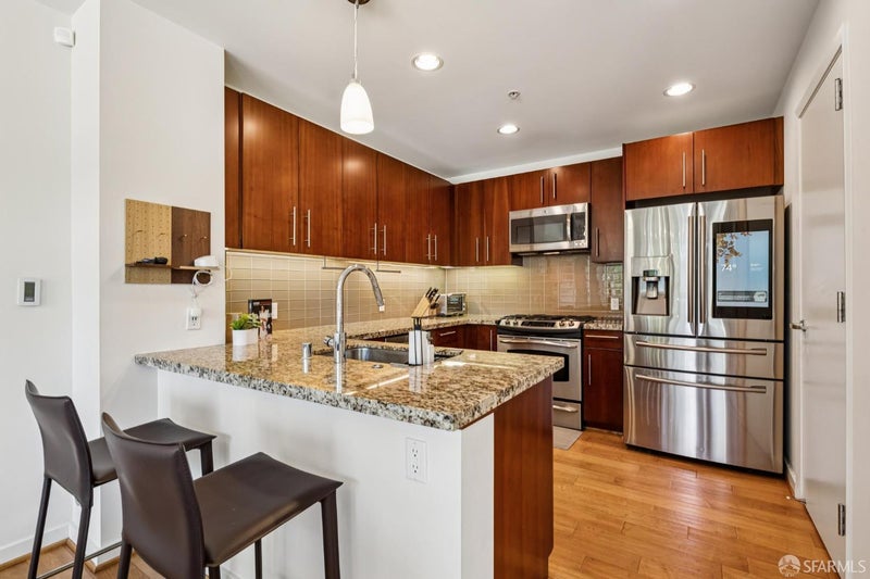 325 Berry Street 114