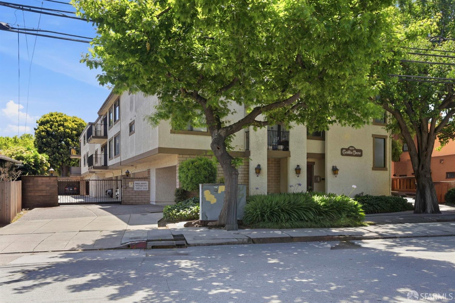 1209 Oak Grove Avenue 304