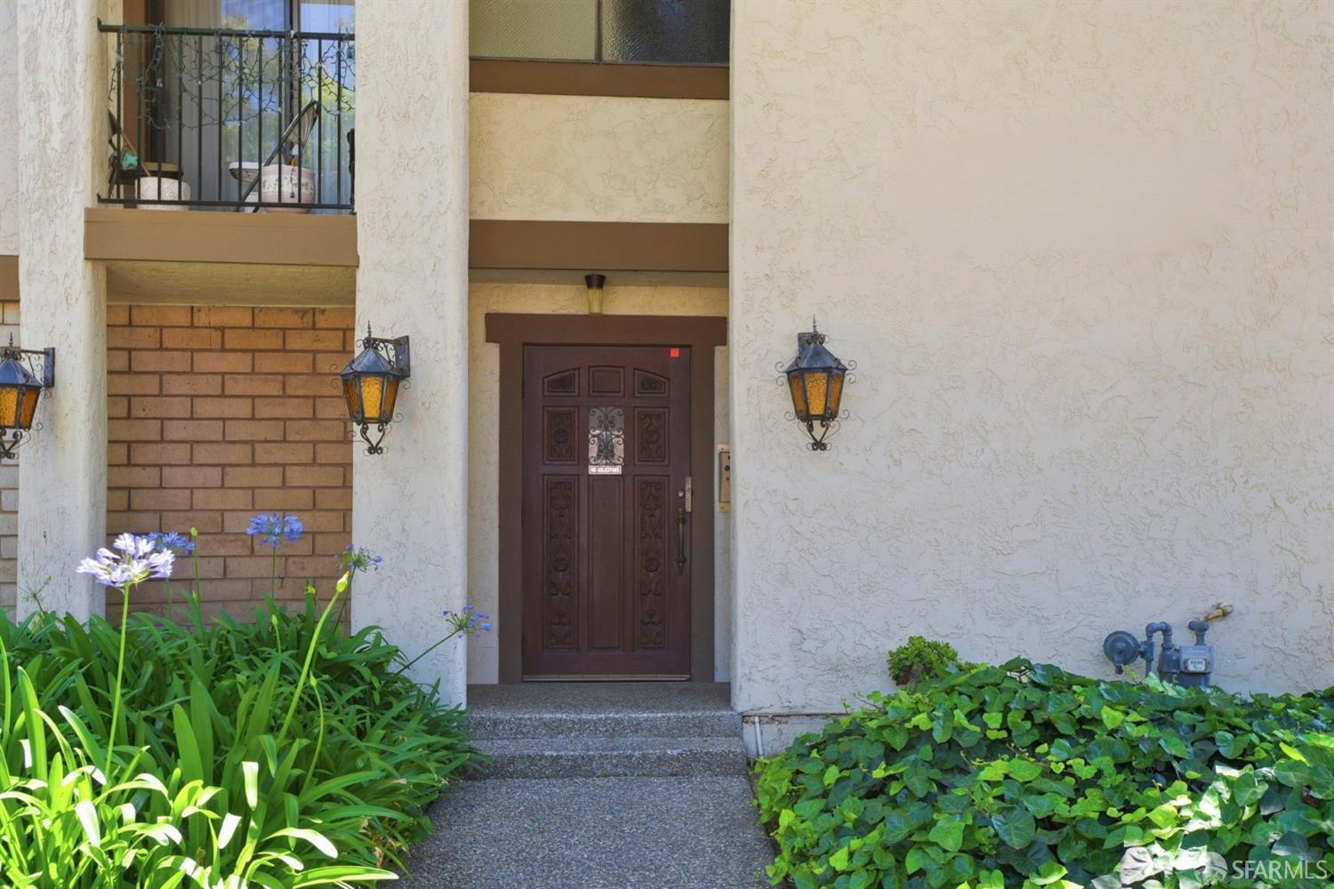 1209 Oak Grove Avenue 304