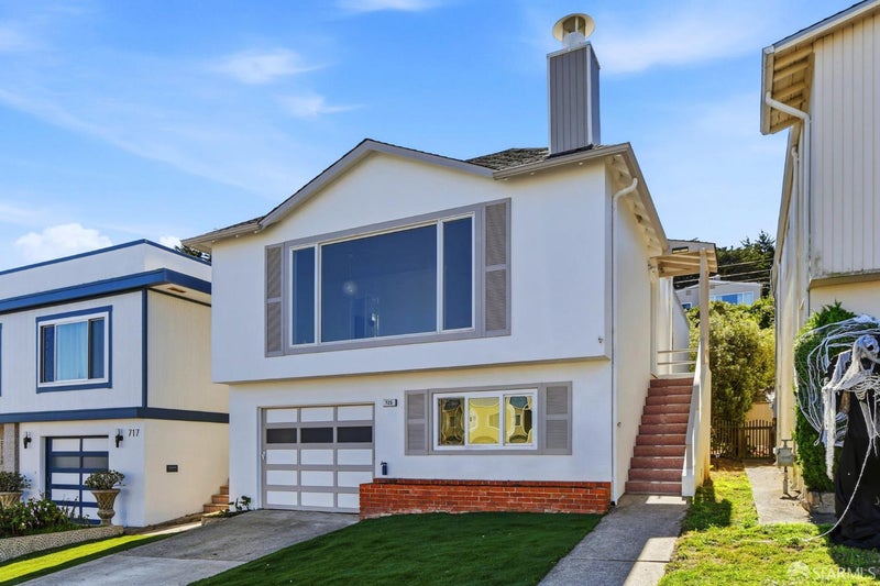 725 Clarinada Avenue