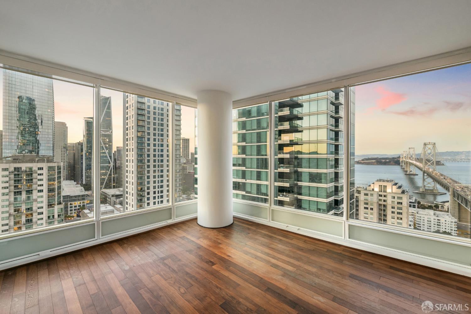 425 1st Street 2707