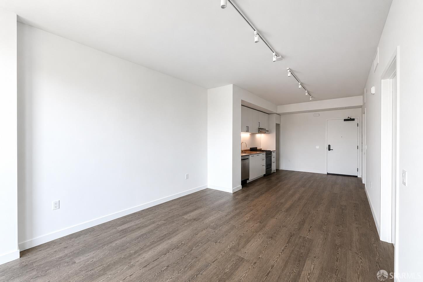 395 6th Street BE8