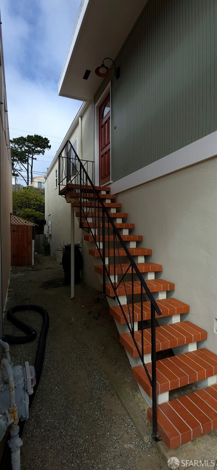 79 Santa Elena Avenue