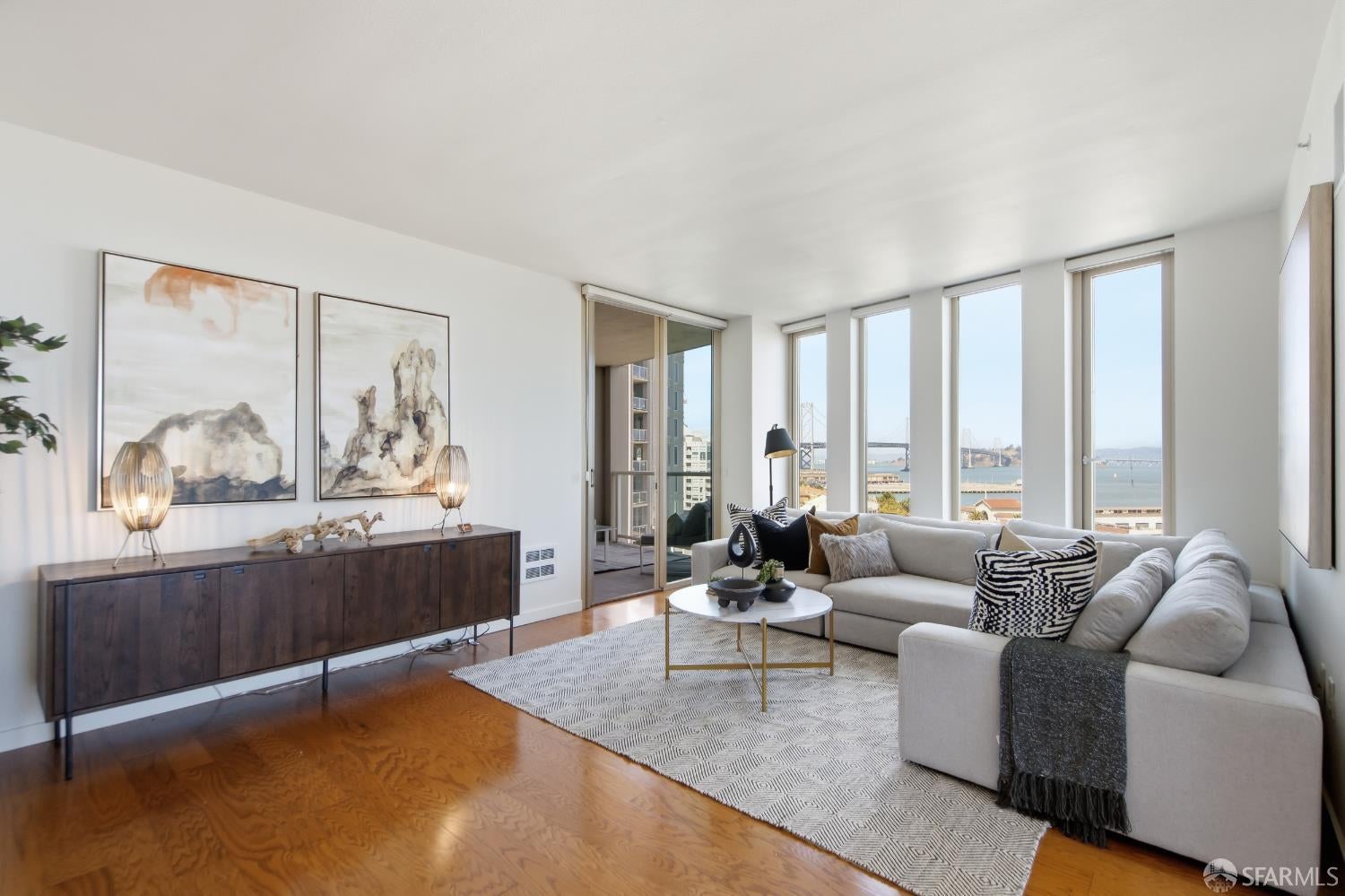 88 King Street 1005