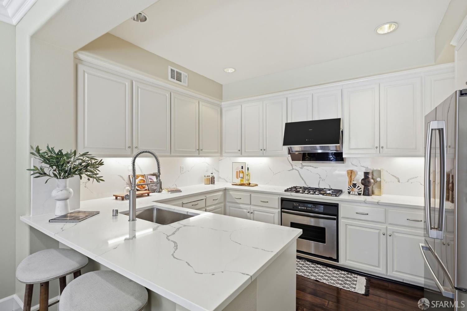400 Live Oak Way 401