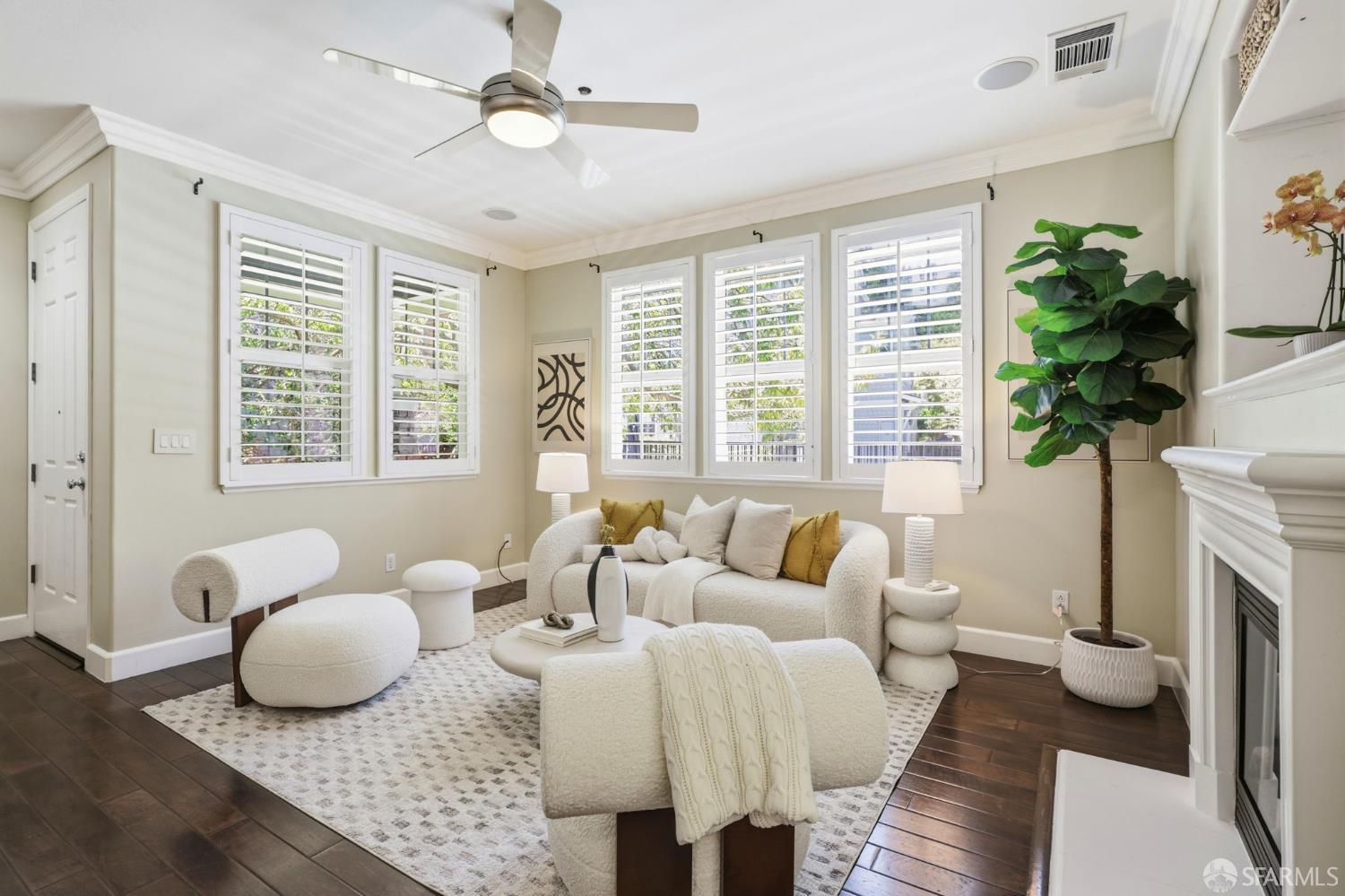 400 Live Oak Way 401