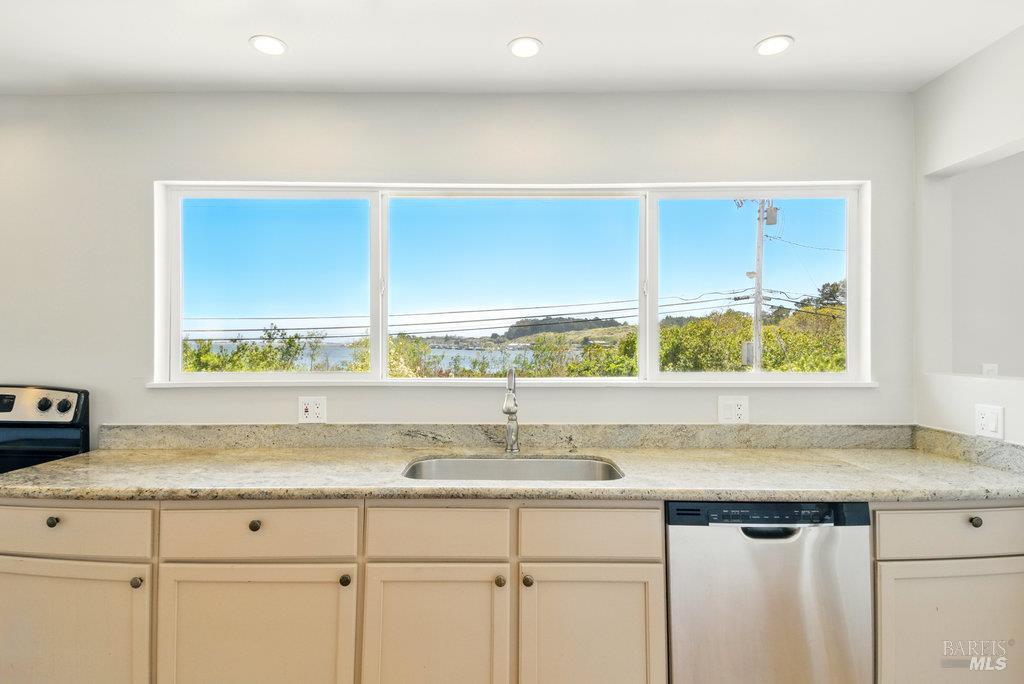 Bodega Bay, California 94923, United States, 3 Bedrooms Bedrooms, ,3 BathroomsBathrooms,Residential,Active,145416