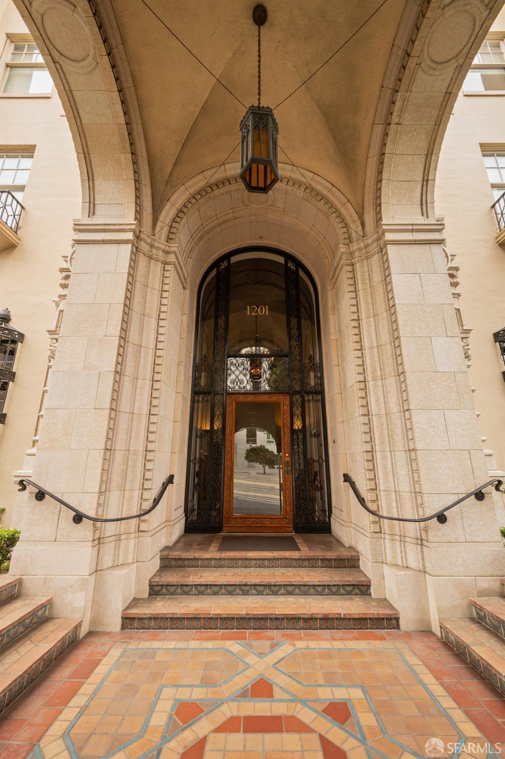 1201 California Street 502