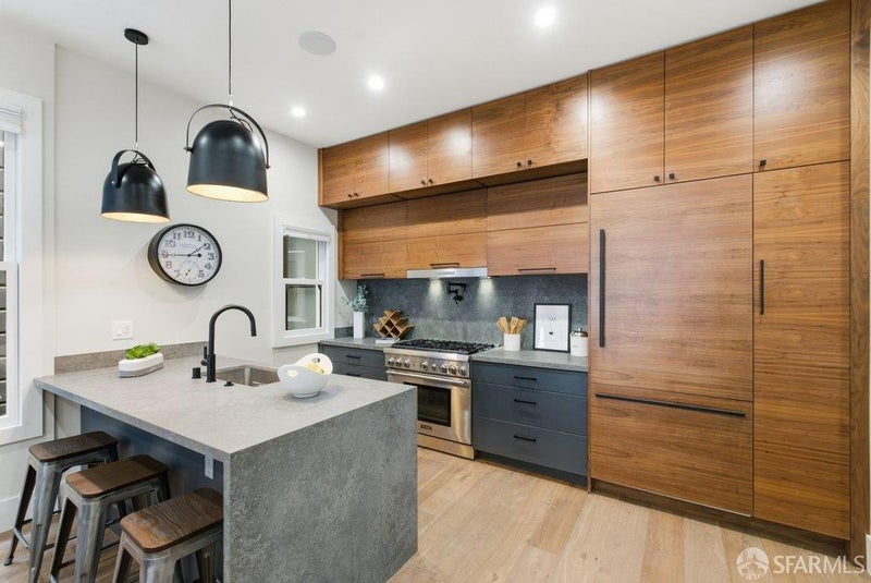 2857 Folsom Street