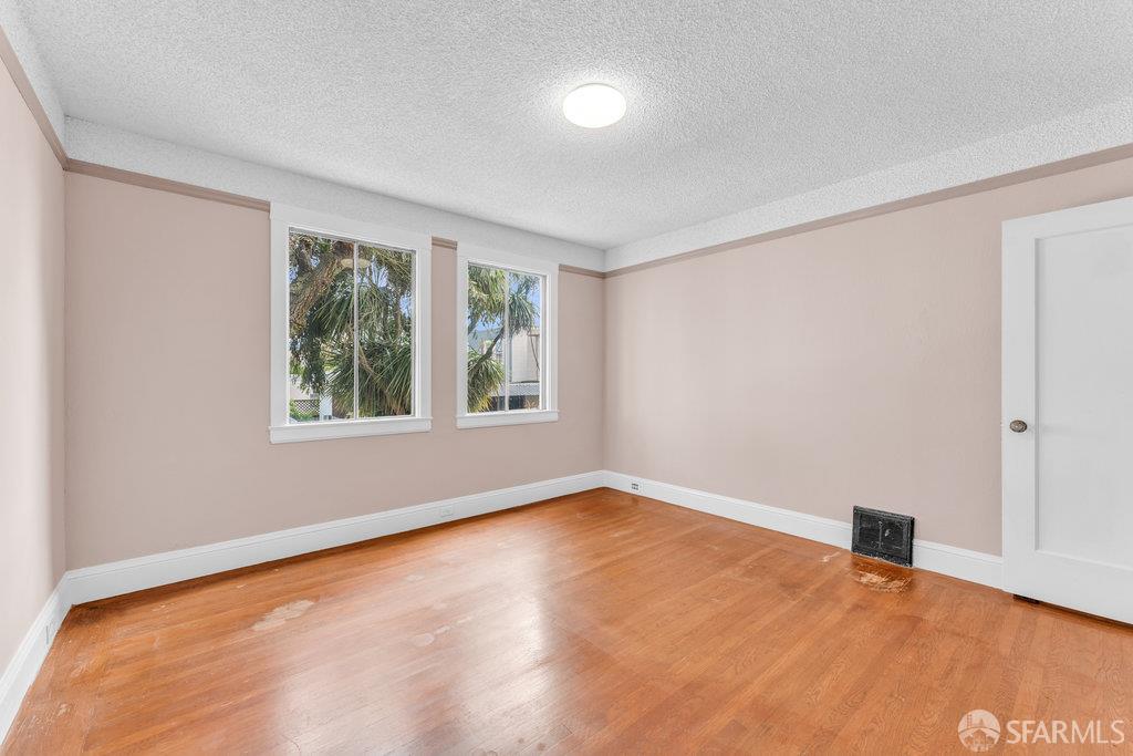 San Francisco, California 94112, United States, 2 Bedrooms Bedrooms, ,2 BathroomsBathrooms,Residential,Active,174918