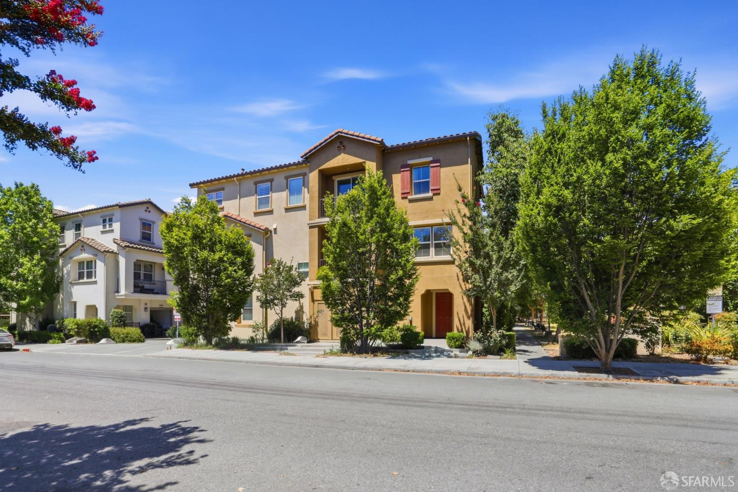 580 Messina Gardens Lane
