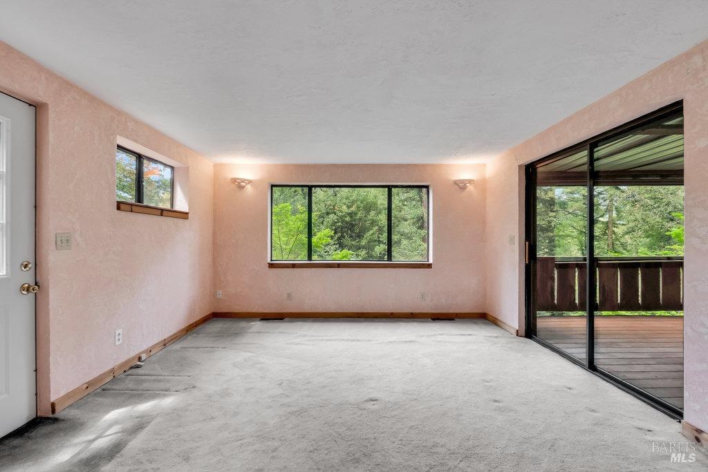 Forestville, California 95436, United States, 1 Bedroom Bedrooms, ,1 BathroomBathrooms,Residential,Pending,121908