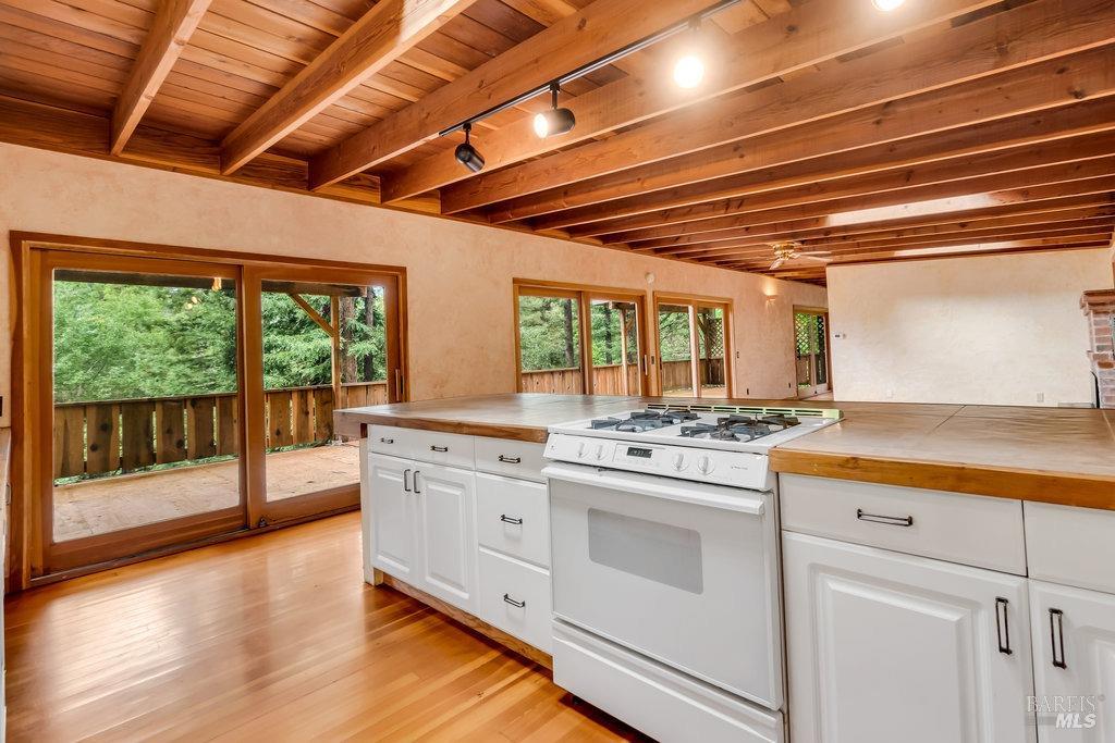 Forestville, California 95436, United States, 1 Bedroom Bedrooms, ,1 BathroomBathrooms,Residential,Pending,121908