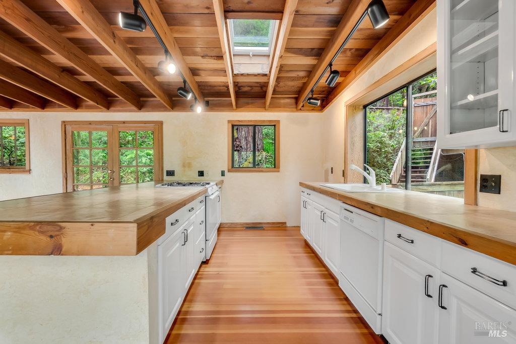 Forestville, California 95436, United States, 1 Bedroom Bedrooms, ,1 BathroomBathrooms,Residential,Pending,121908