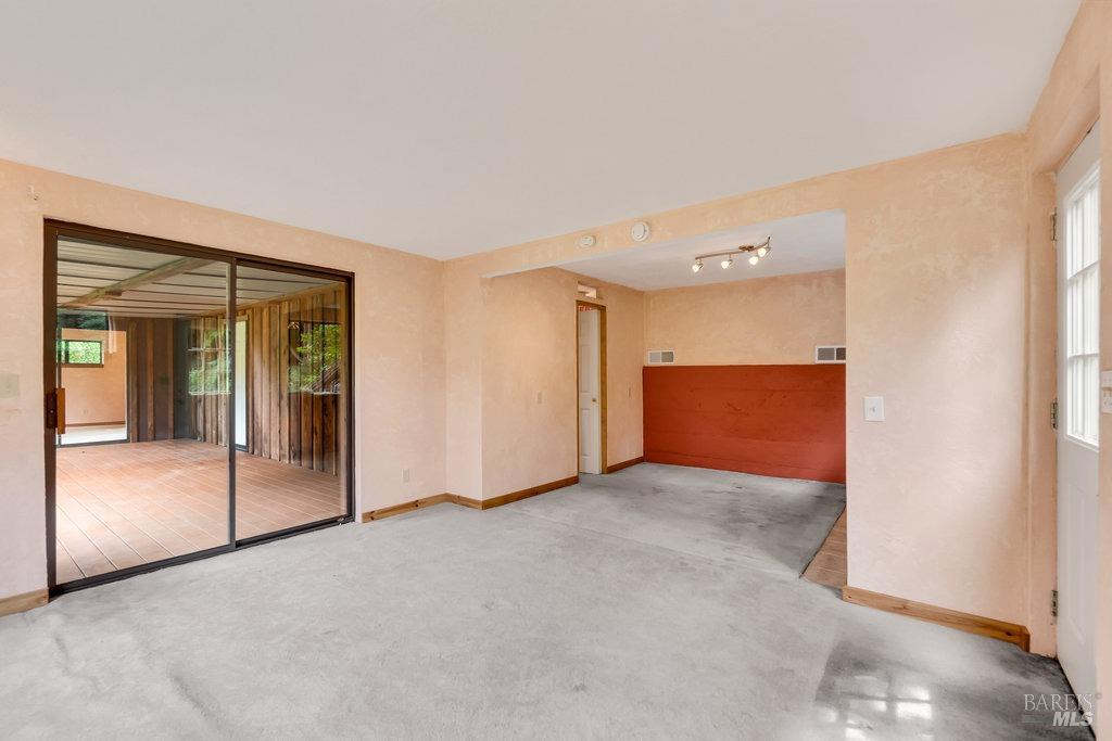 Forestville, California 95436, United States, 1 Bedroom Bedrooms, ,1 BathroomBathrooms,Residential,Pending,121908