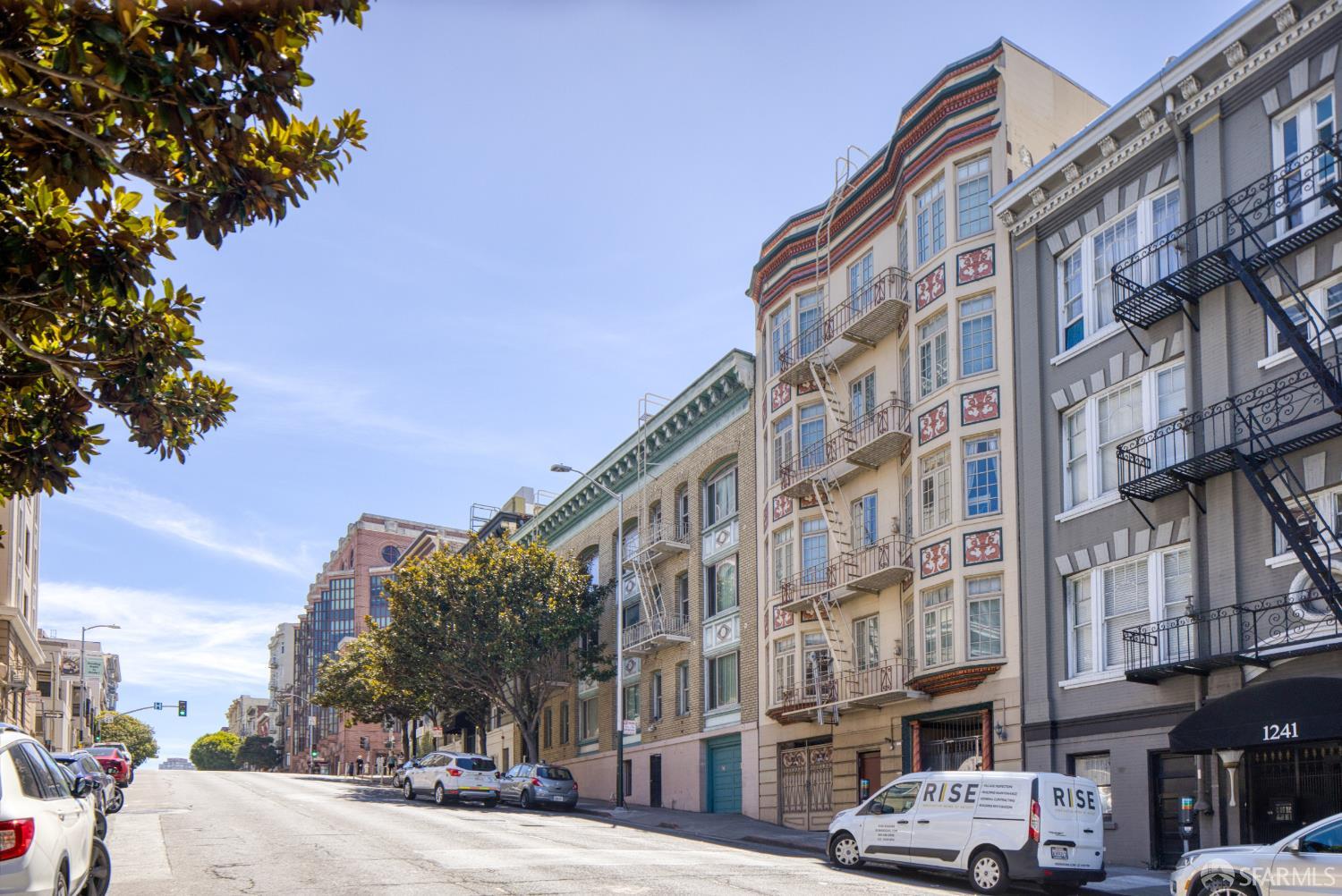 1235 Bush Street