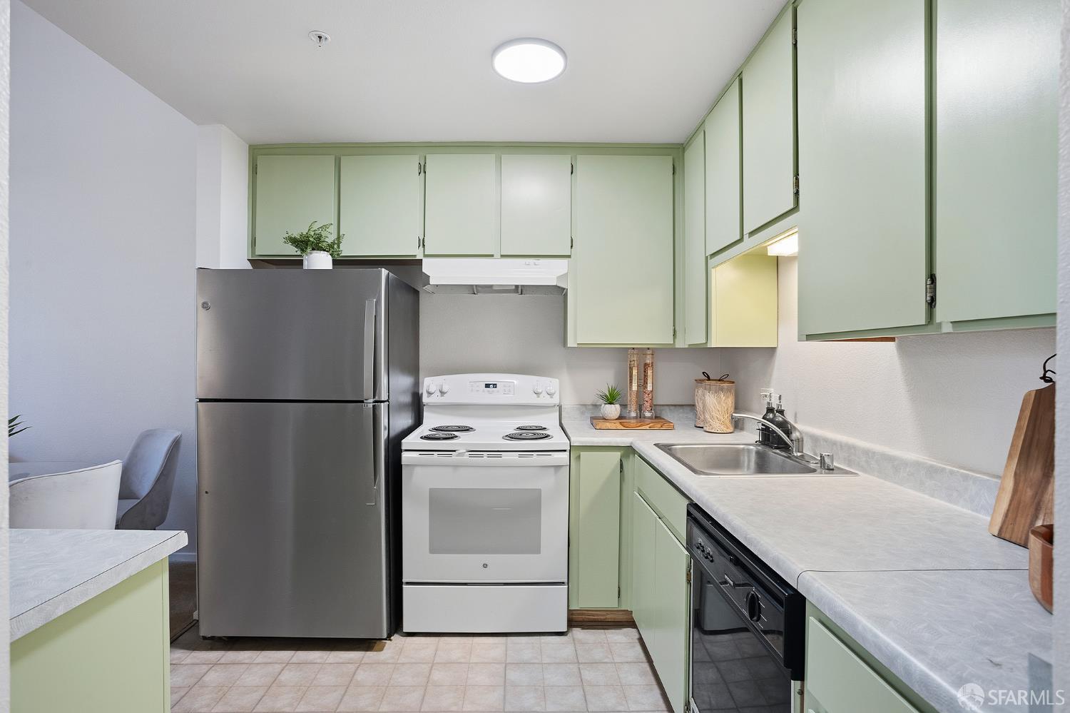 95 Mccoppin Street 103E