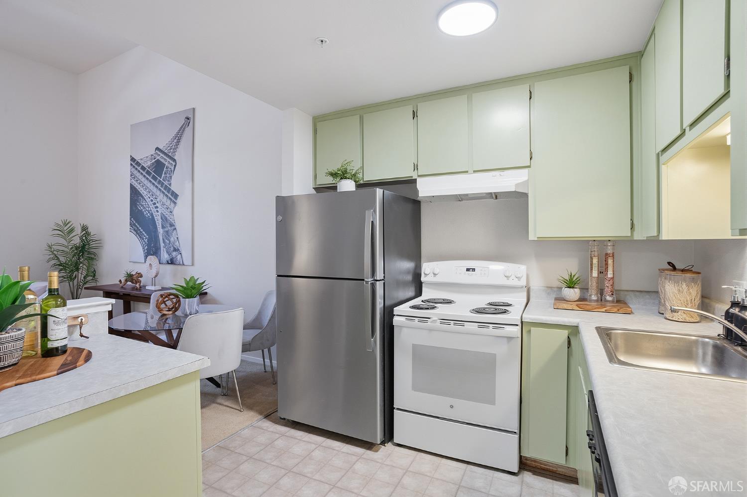 95 Mccoppin Street 103E