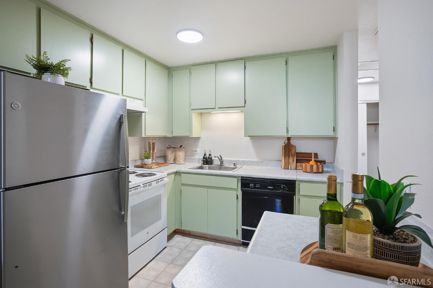95 Mccoppin Street 103E
