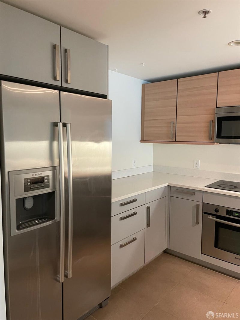 555 4th Street 303