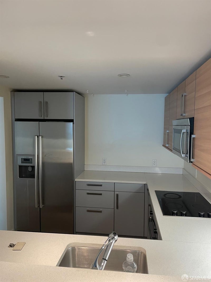 555 4th Street 303