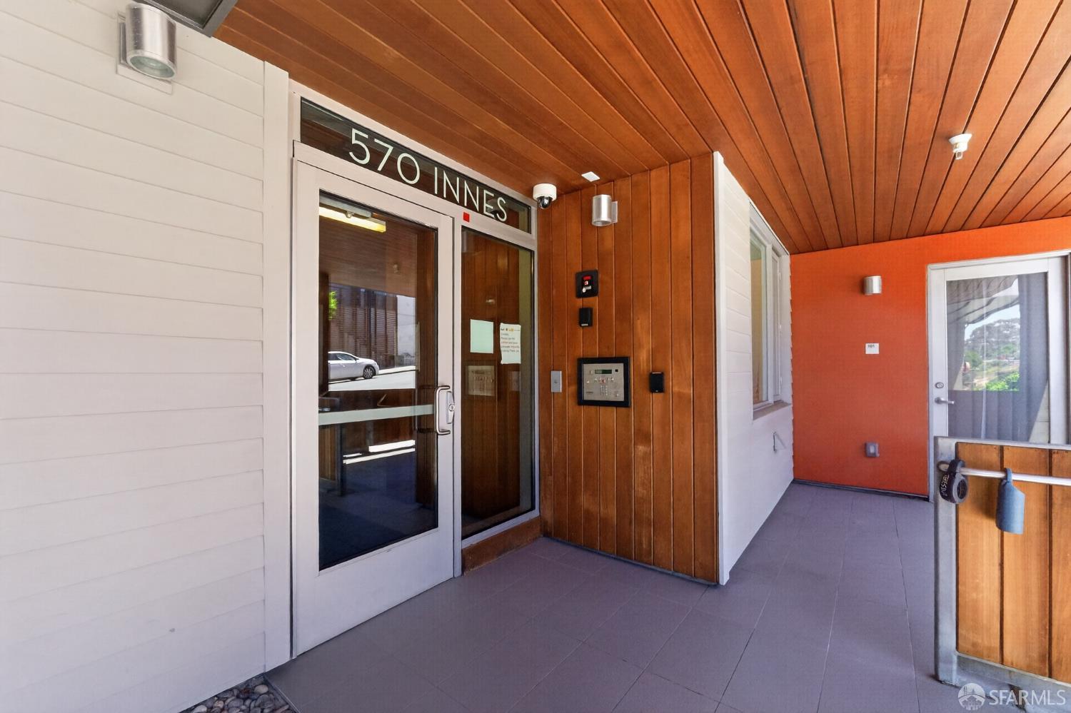 570 Innes Avenue 302